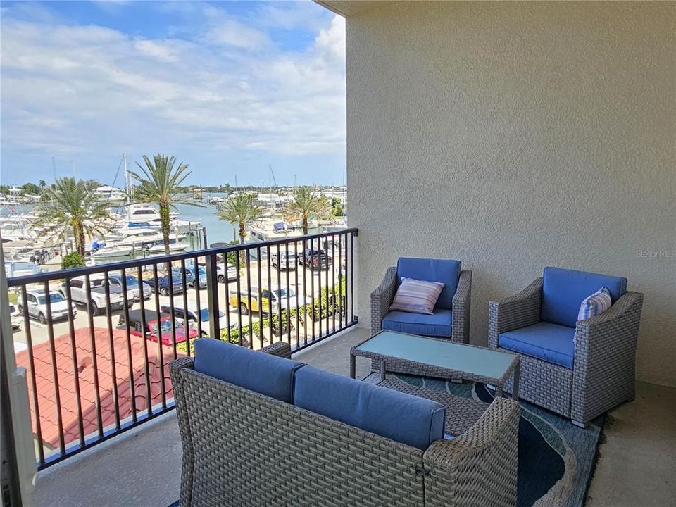 For Rent: $6,900 (3 beds, 2 baths, 1802 Square Feet)