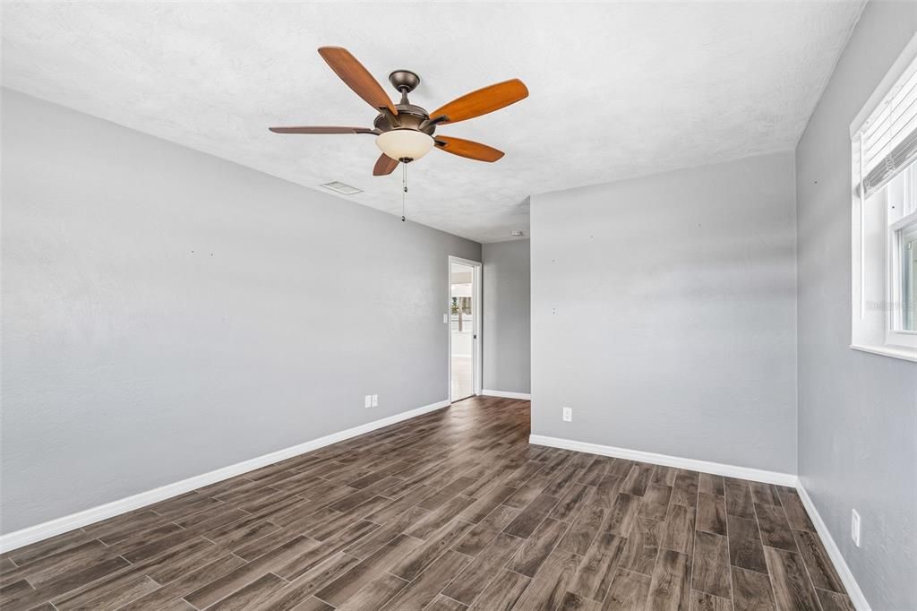 Activo con contrato: $505,000 (3 camas, 2 baños, 1700 Pies cuadrados)
