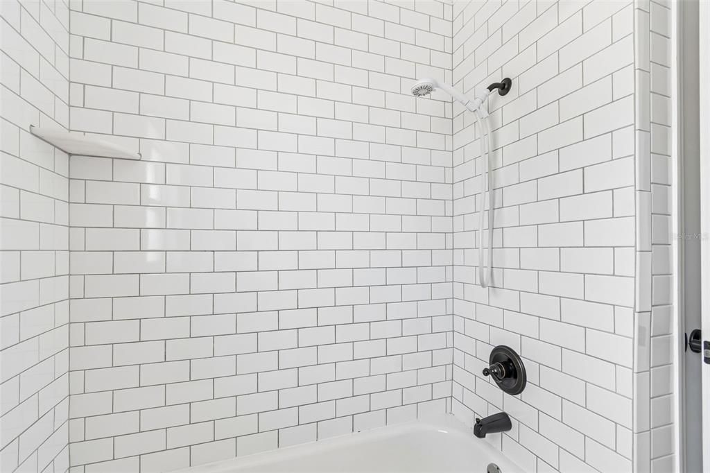 Activo con contrato: $505,000 (3 camas, 2 baños, 1700 Pies cuadrados)