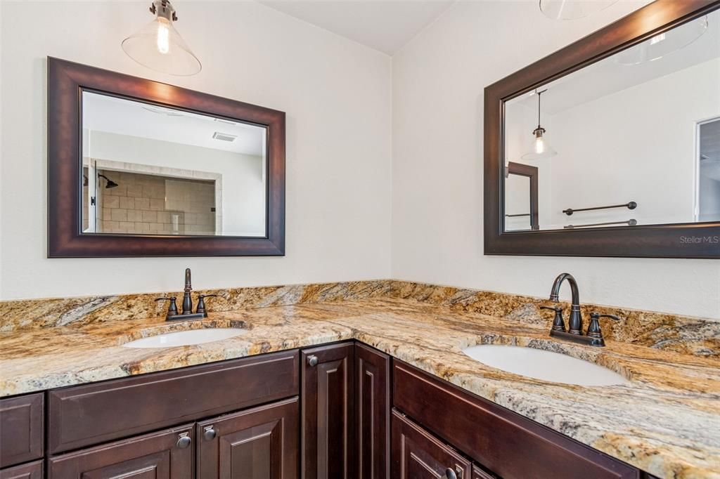 Activo con contrato: $505,000 (3 camas, 2 baños, 1700 Pies cuadrados)