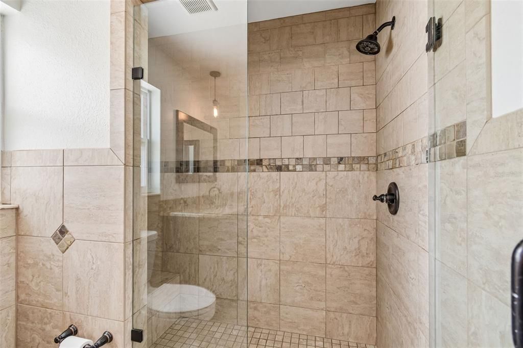 Activo con contrato: $505,000 (3 camas, 2 baños, 1700 Pies cuadrados)