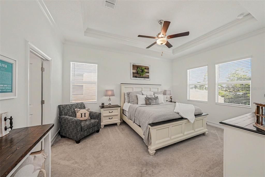 For Sale: $575,000 (4 beds, 3 baths, 2632 Square Feet)