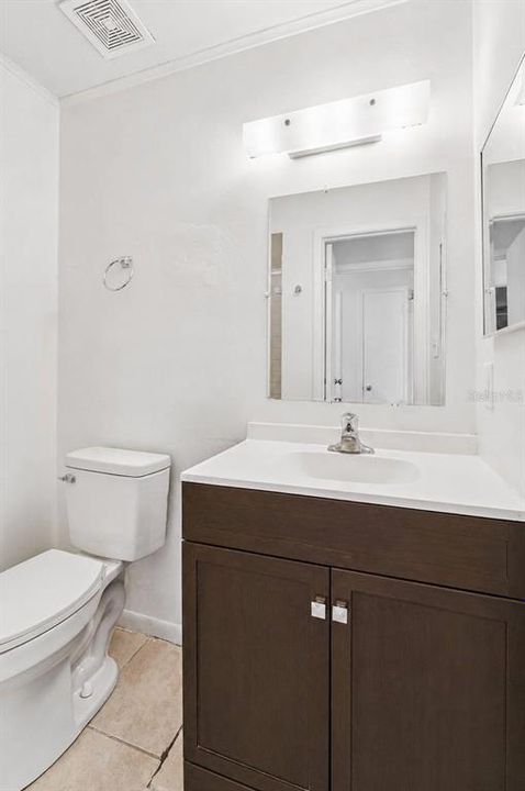 For Rent: $1,300 (2 beds, 2 baths, 950 Square Feet)