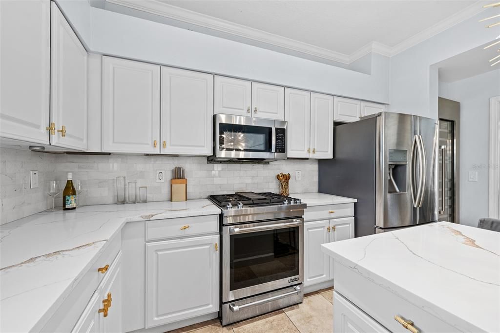 For Sale: $1,050,000 (5 beds, 2 baths, 3892 Square Feet)