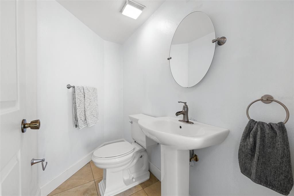 For Sale: $1,050,000 (5 beds, 2 baths, 3892 Square Feet)