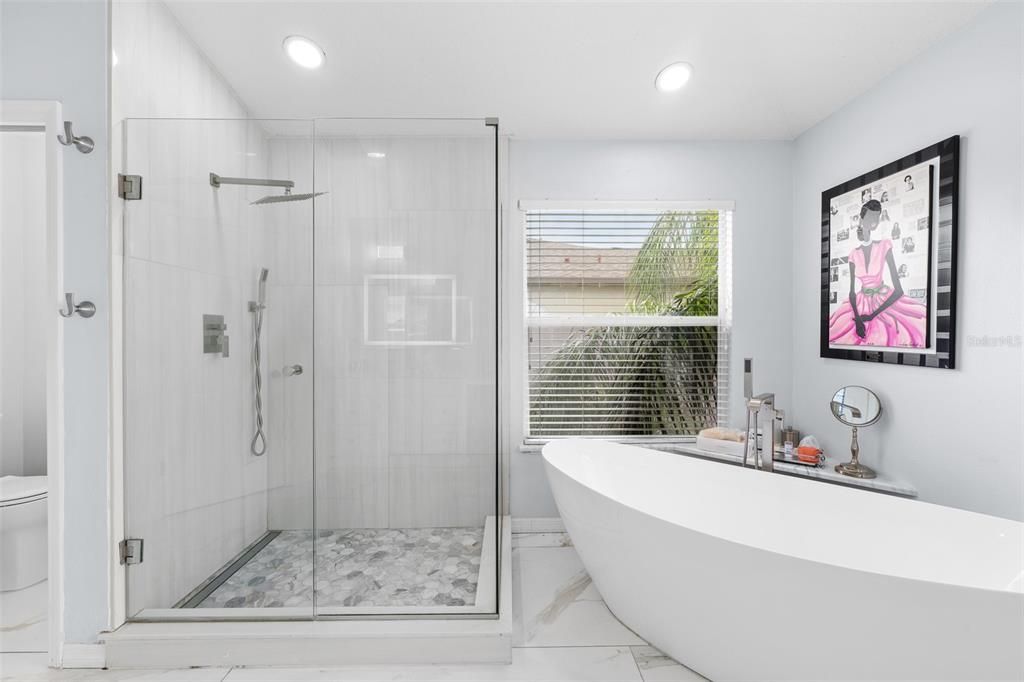 For Sale: $1,050,000 (5 beds, 2 baths, 3892 Square Feet)