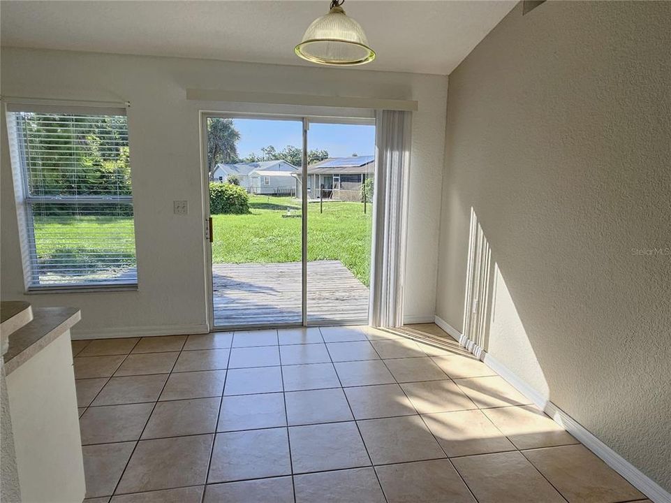 For Rent: $2,000 (3 beds, 2 baths, 1026 Square Feet)