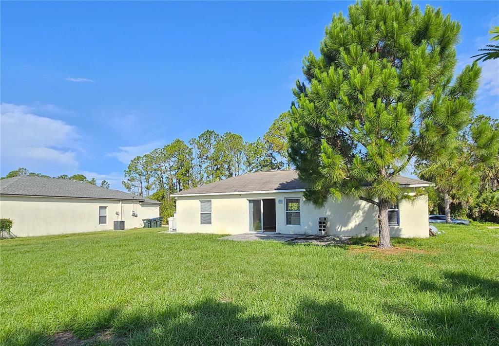 For Rent: $2,000 (3 beds, 2 baths, 1026 Square Feet)