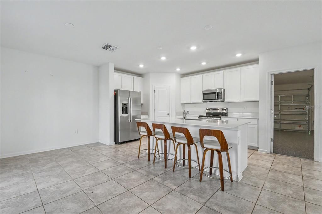 For Sale: $369,900 (4 beds, 2 baths, 1907 Square Feet)