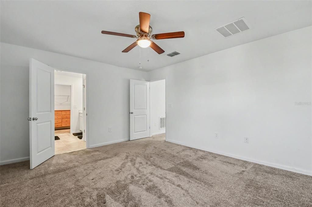For Sale: $369,900 (4 beds, 2 baths, 1907 Square Feet)