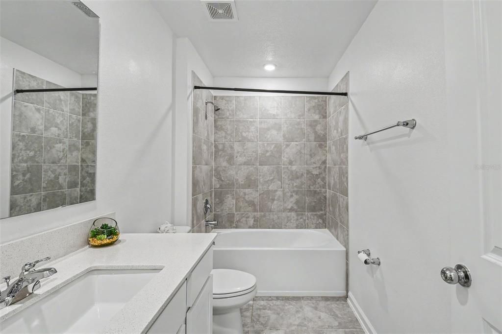 For Sale: $369,900 (4 beds, 2 baths, 1907 Square Feet)