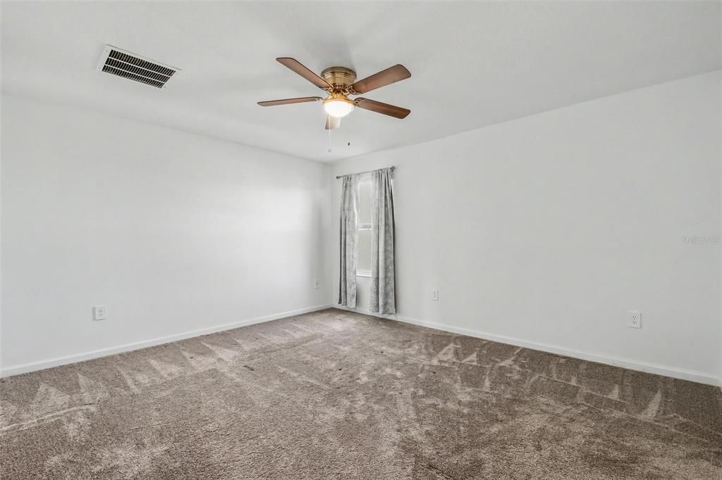 For Sale: $369,900 (4 beds, 2 baths, 1907 Square Feet)