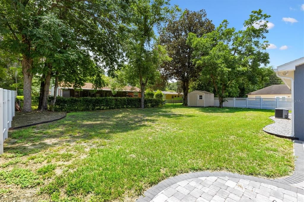 For Sale: $274,000 (3 beds, 2 baths, 1304 Square Feet)