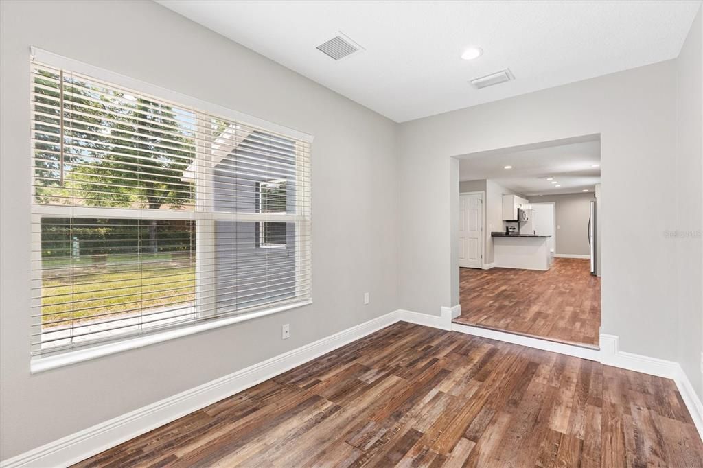 For Sale: $274,000 (3 beds, 2 baths, 1304 Square Feet)