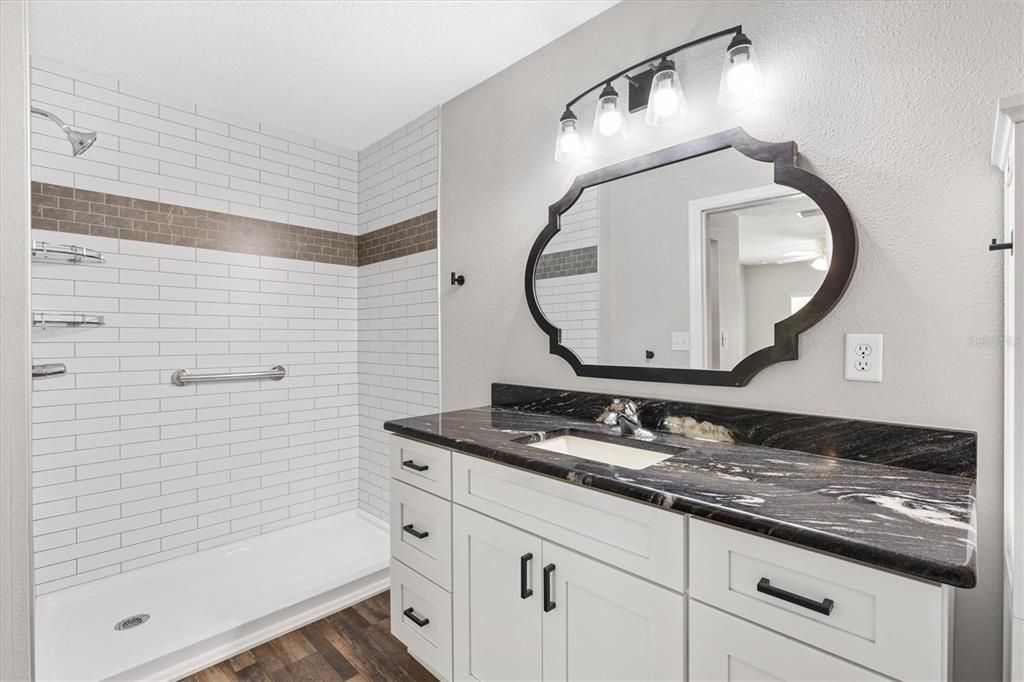 For Sale: $274,000 (3 beds, 2 baths, 1304 Square Feet)