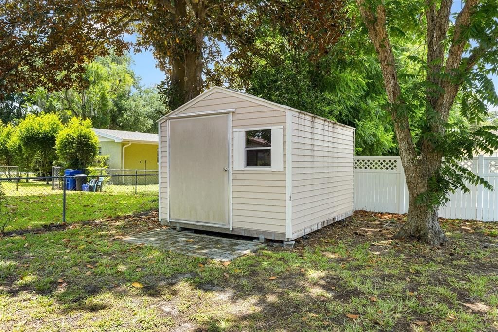 For Sale: $274,000 (3 beds, 2 baths, 1304 Square Feet)