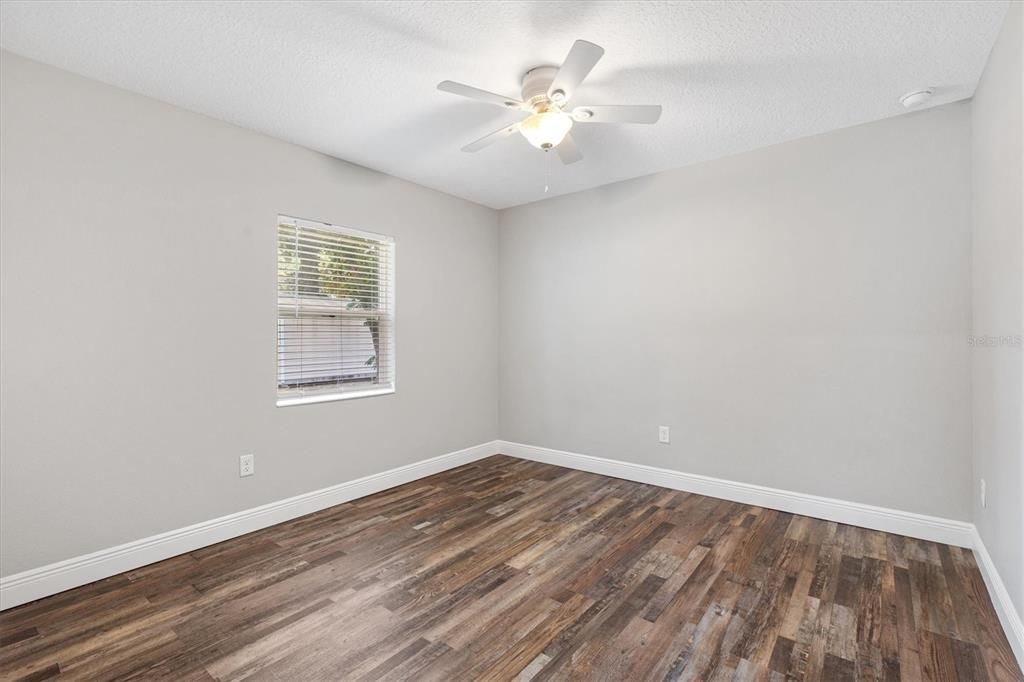 For Sale: $274,000 (3 beds, 2 baths, 1304 Square Feet)