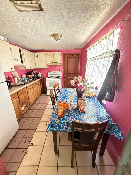 For Sale: $375,000 (6 beds, 0 baths, 1890 Square Feet)