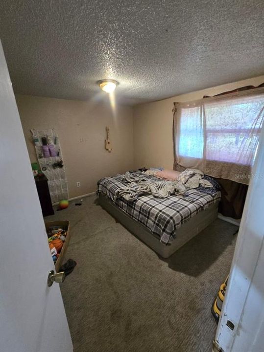 For Sale: $375,000 (6 beds, 0 baths, 1890 Square Feet)