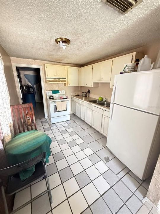 For Sale: $375,000 (6 beds, 0 baths, 1890 Square Feet)