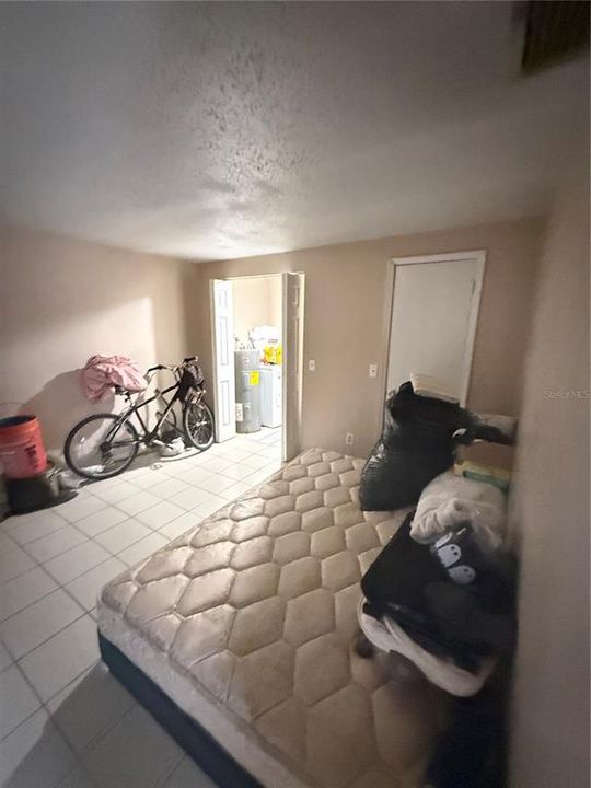 For Sale: $375,000 (6 beds, 0 baths, 1890 Square Feet)