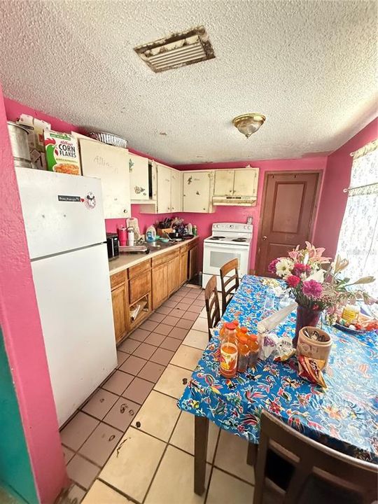 For Sale: $375,000 (6 beds, 0 baths, 1890 Square Feet)