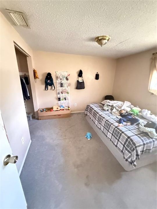 For Sale: $375,000 (6 beds, 0 baths, 1890 Square Feet)