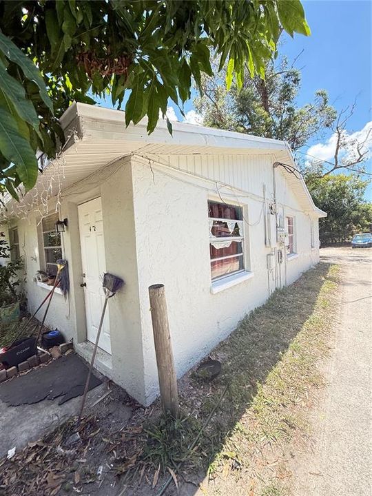 For Sale: $375,000 (6 beds, 0 baths, 1890 Square Feet)