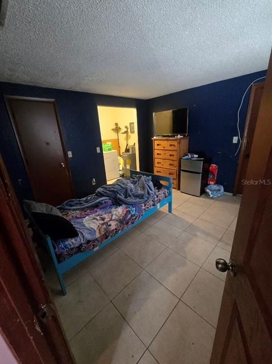 For Sale: $375,000 (6 beds, 0 baths, 1890 Square Feet)