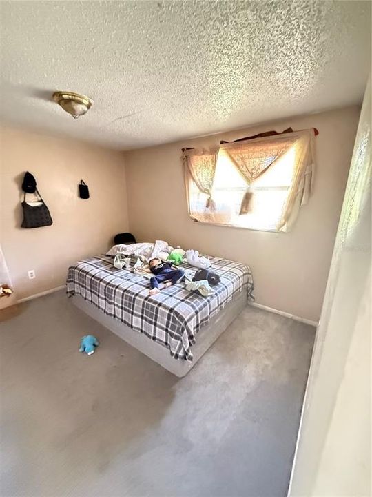 For Sale: $375,000 (6 beds, 0 baths, 1890 Square Feet)