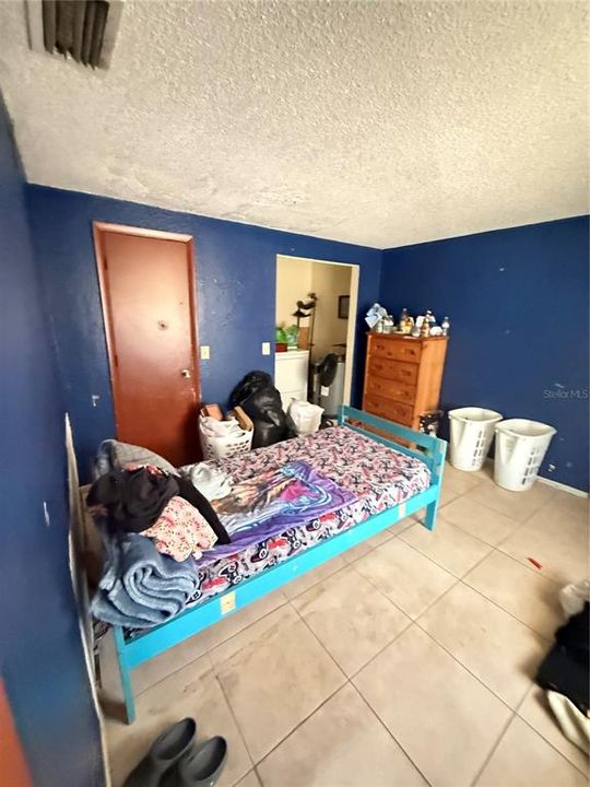 For Sale: $375,000 (6 beds, 0 baths, 1890 Square Feet)