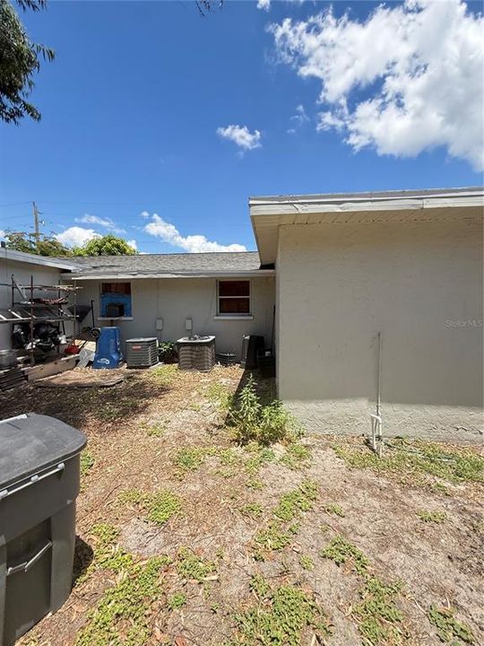 For Sale: $375,000 (6 beds, 0 baths, 1890 Square Feet)