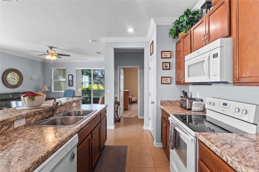 En Venta: $254,900 (2 camas, 2 baños, 1311 Pies cuadrados)