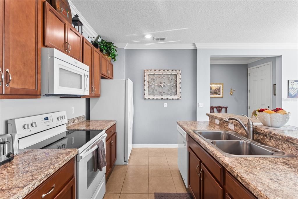 En Venta: $254,900 (2 camas, 2 baños, 1311 Pies cuadrados)