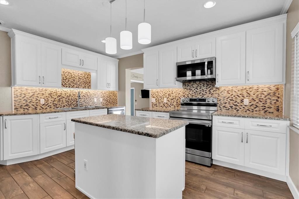 For Rent: $3,100 (3 beds, 2 baths, 1620 Square Feet)