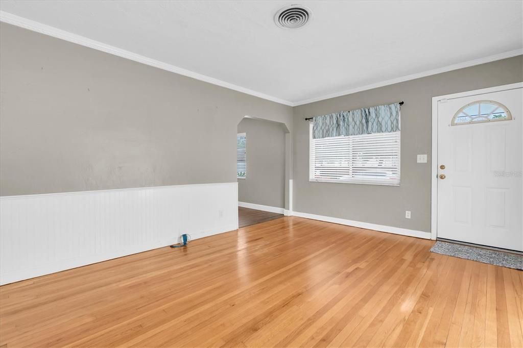 For Rent: $3,100 (3 beds, 2 baths, 1620 Square Feet)