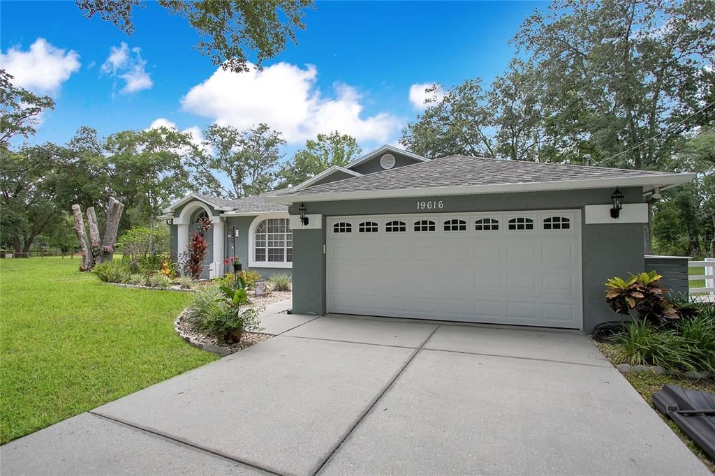 For Sale: $1,100,000 (4 beds, 2 baths, 1825 Square Feet)