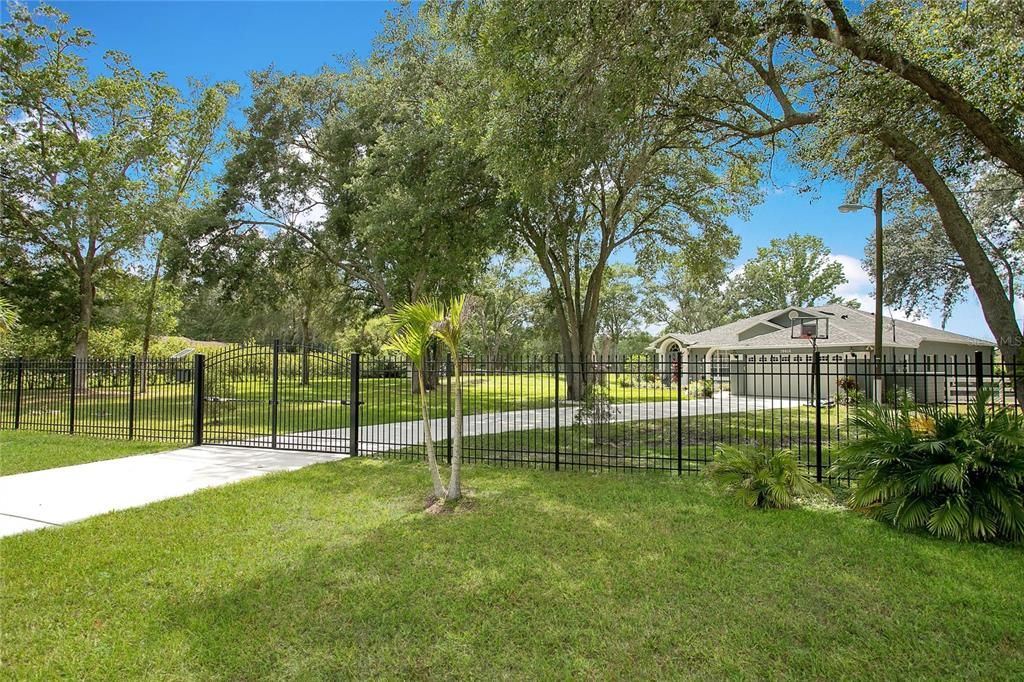 For Sale: $1,100,000 (4 beds, 2 baths, 1825 Square Feet)