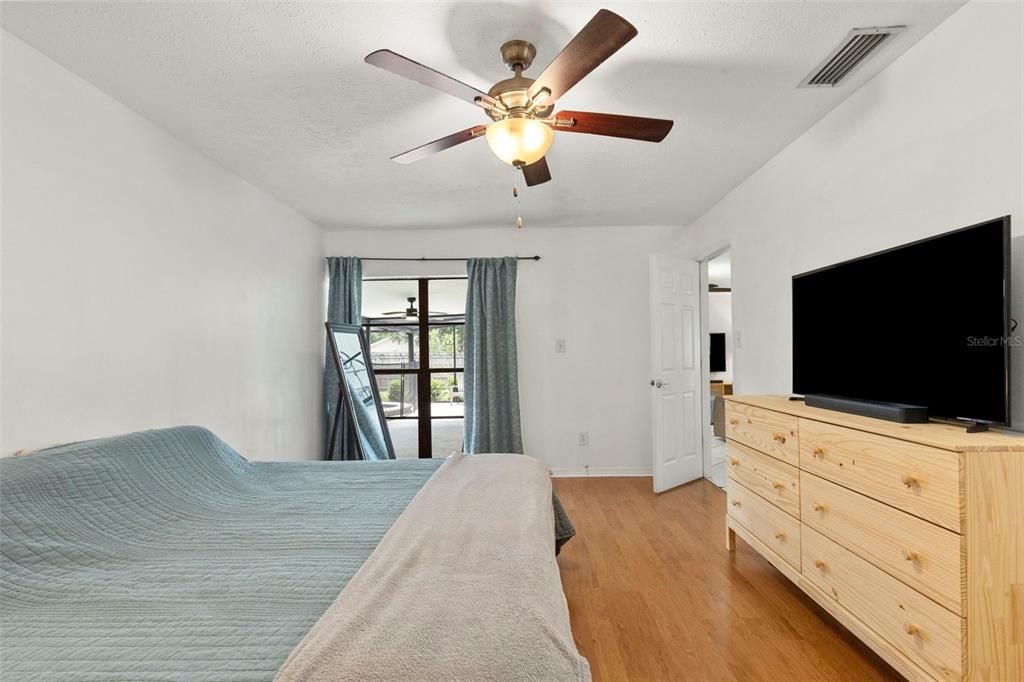 En Venta: $479,900 (3 camas, 2 baños, 1542 Pies cuadrados)