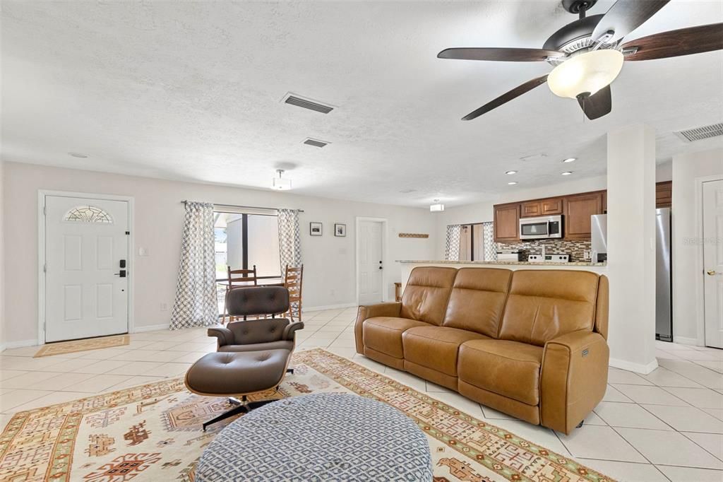 En Venta: $479,900 (3 camas, 2 baños, 1542 Pies cuadrados)