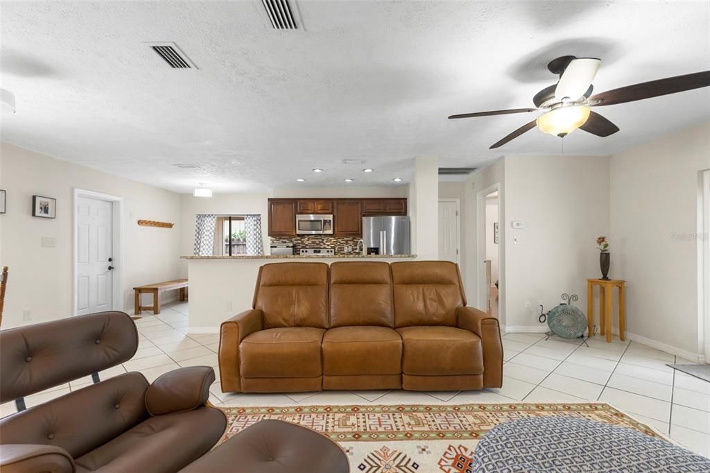 En Venta: $479,900 (3 camas, 2 baños, 1542 Pies cuadrados)
