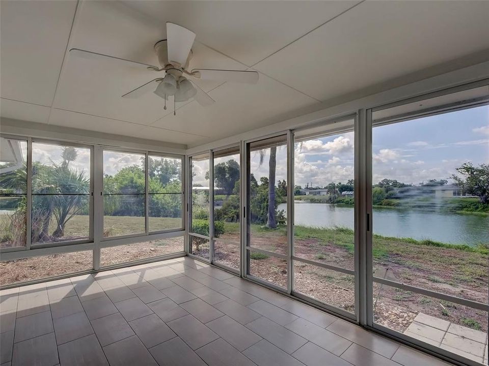 На продажу: $299,900 (2 спален, 2 ванн, 1545 Квадратных фут)