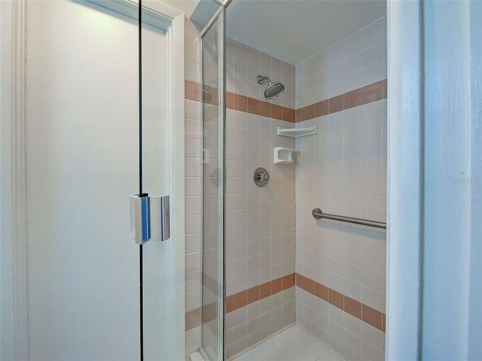 На продажу: $299,900 (2 спален, 2 ванн, 1545 Квадратных фут)