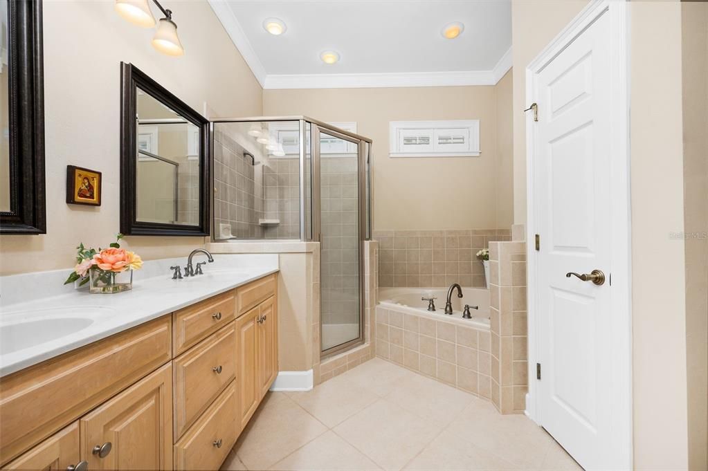 For Sale: $715,000 (4 beds, 3 baths, 2472 Square Feet)
