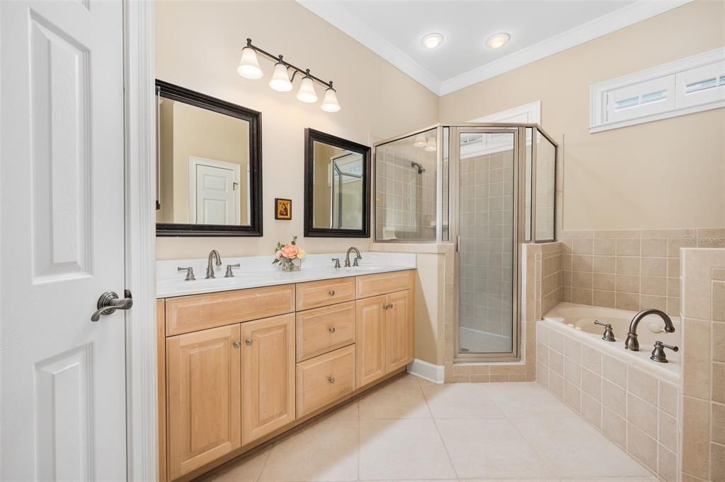 For Sale: $715,000 (4 beds, 3 baths, 2472 Square Feet)