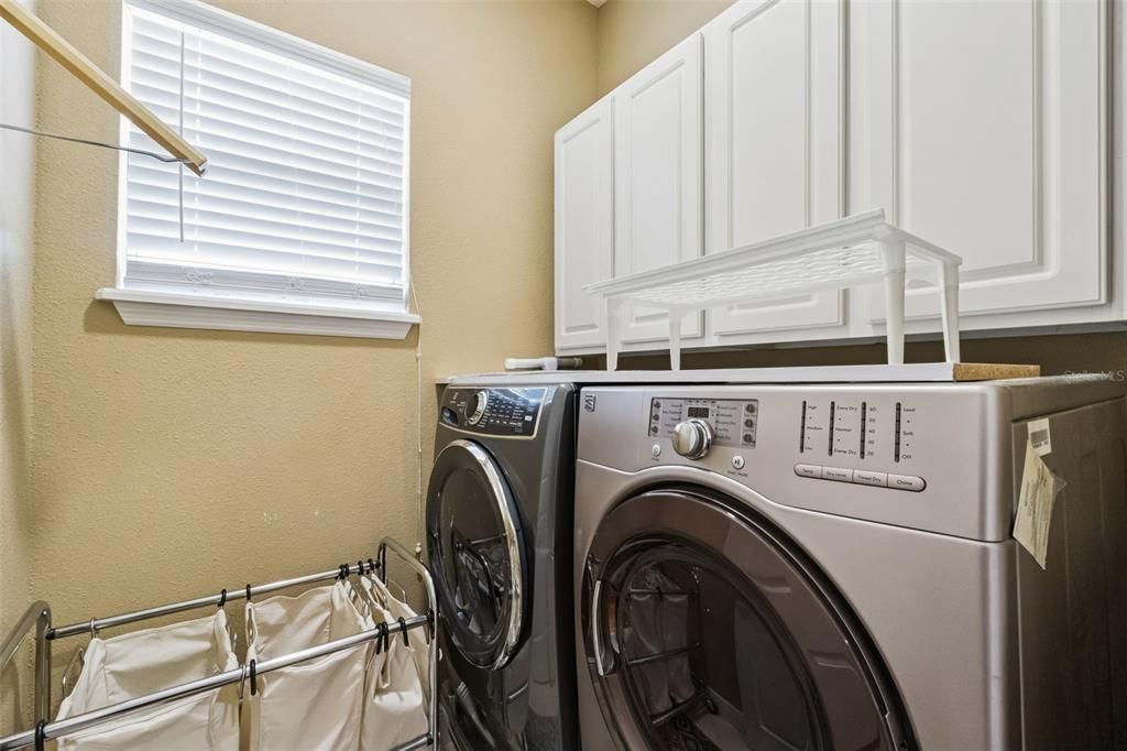 En Venta: $575,000 (4 camas, 3 baños, 2709 Pies cuadrados)
