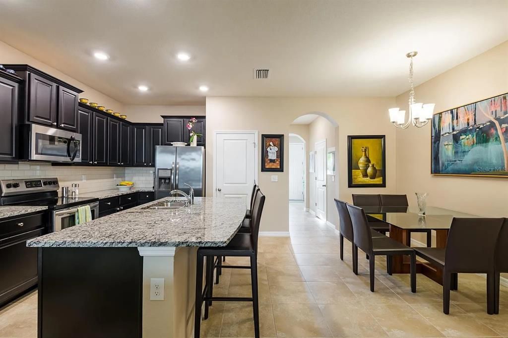 For Rent: $2,750 (3 beds, 2 baths, 1673 Square Feet)