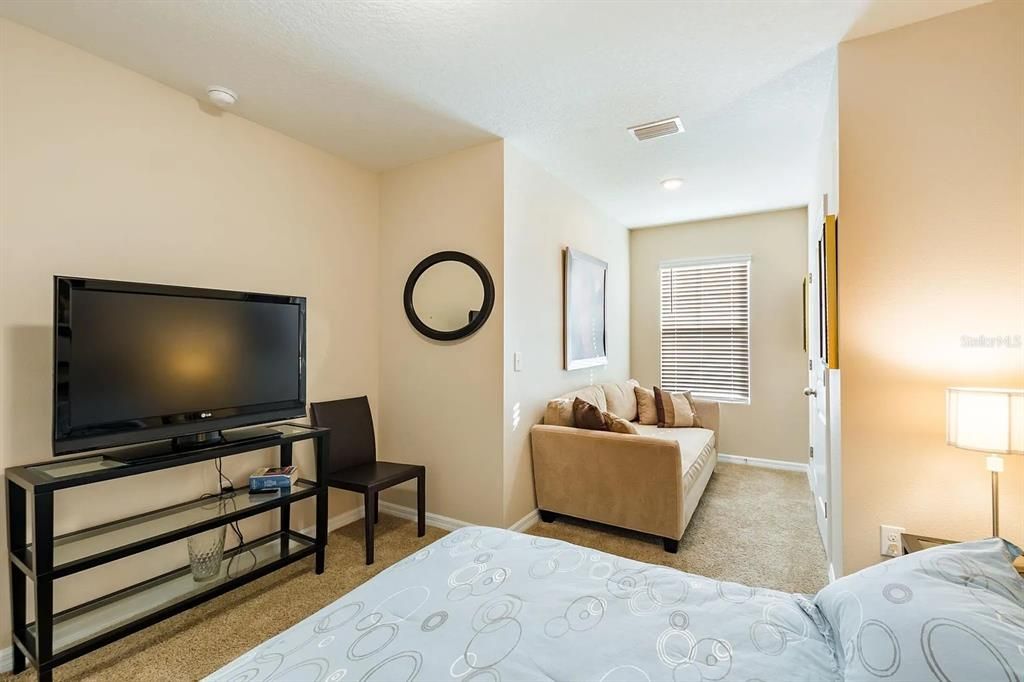 For Rent: $2,750 (3 beds, 2 baths, 1673 Square Feet)
