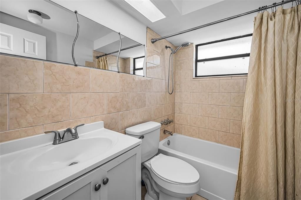 En Venta: $283,000 (3 camas, 2 baños, 1318 Pies cuadrados)