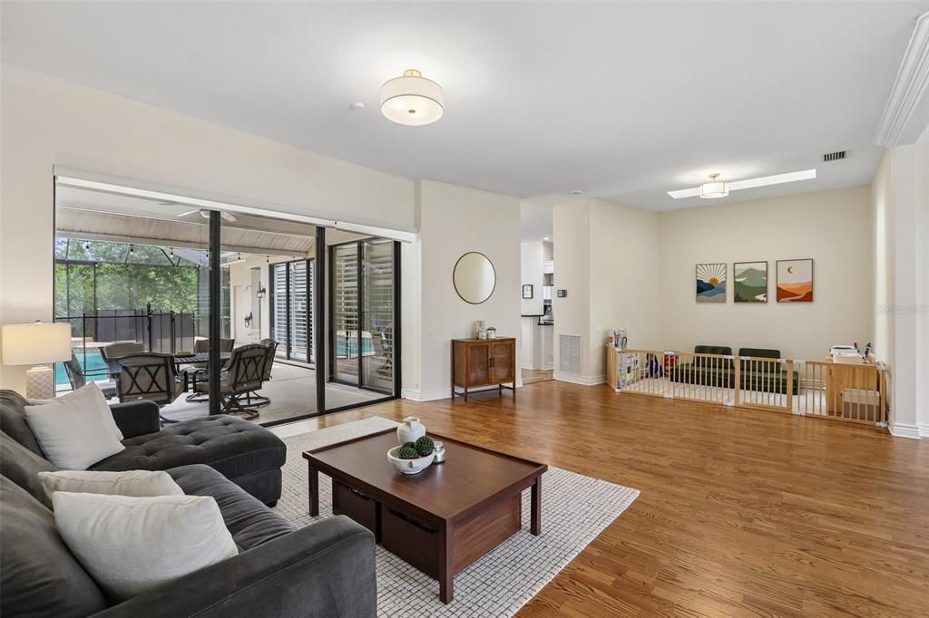 For Sale: $729,900 (4 beds, 3 baths, 2685 Square Feet)